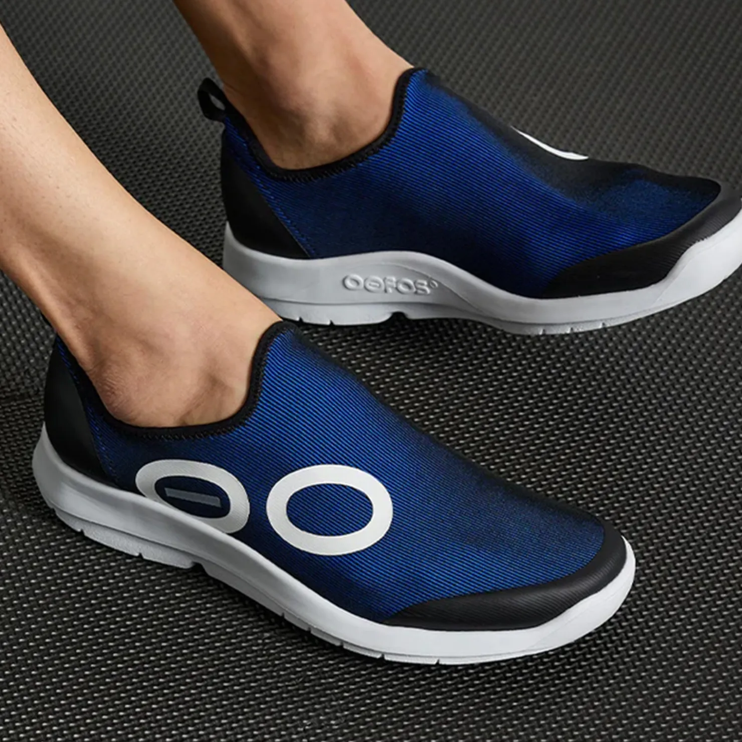 Sneakers & Athletics*OOFOS Men's , OOmg Sport Slip-On Recovery Shoe Navy White Sole