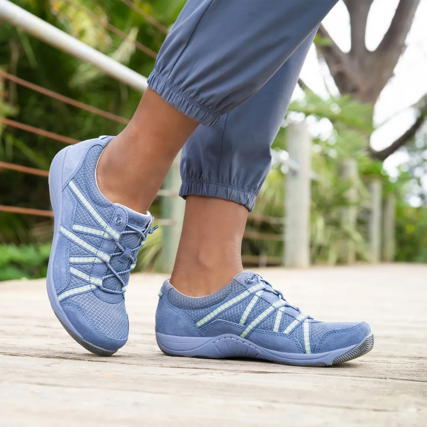 Walking*Dansko Women's , Harlyn Sneaker Blue