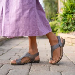 Women's , Reece Thong Sandal|Dansko Online