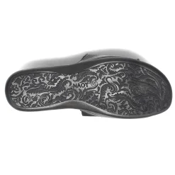 Footbed Sandals*Naot Women's , Skylar Sandal Black