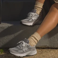 Running*New Balance Women's , 990v6 Running Shoe Grey