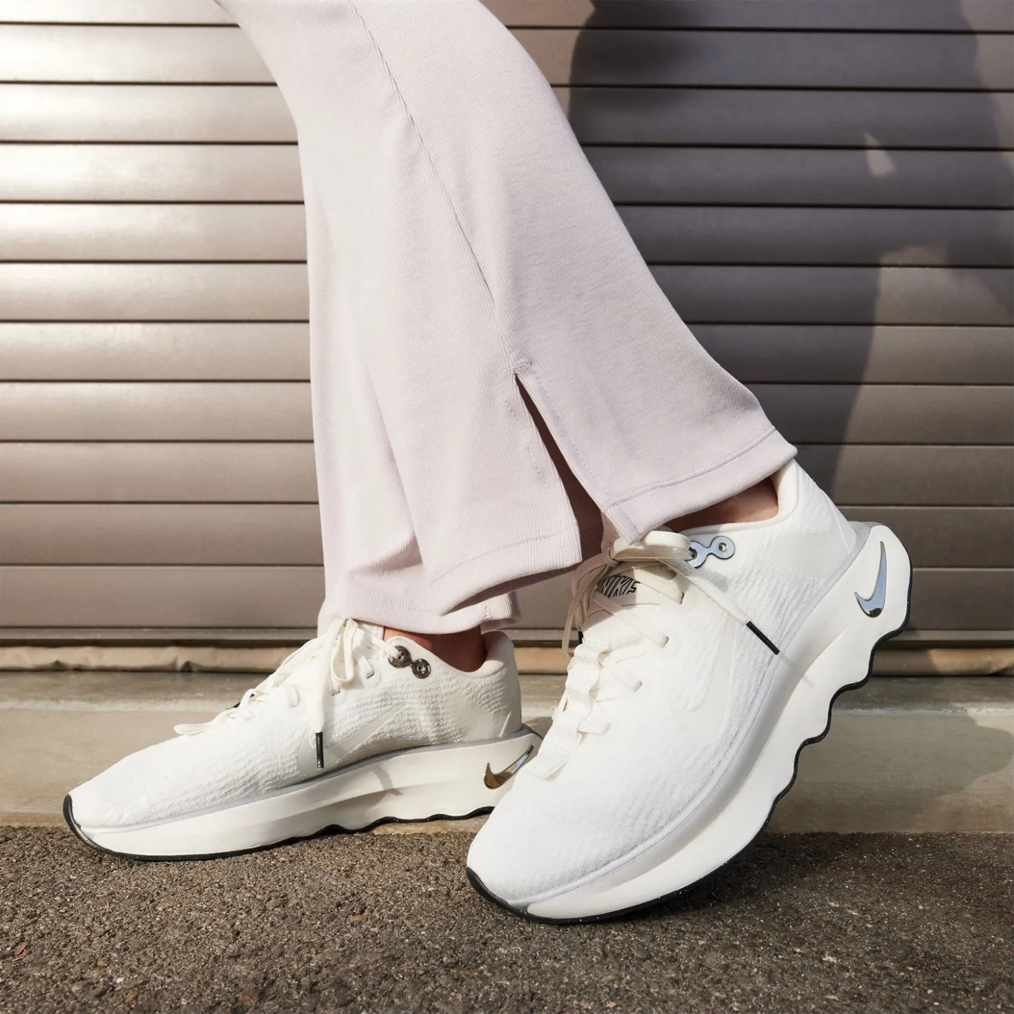 Walking*Nike Women's , Motiva Walking Shoe Grey/White